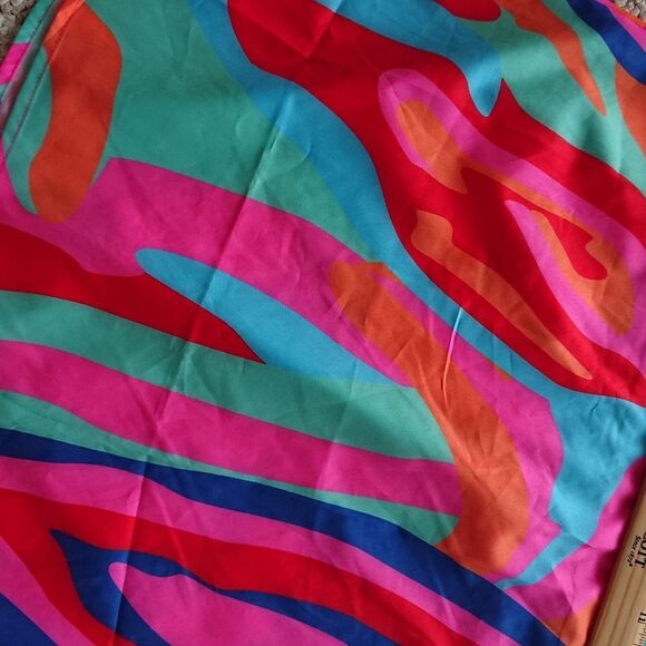 Vibrant Bold Color blouse and skirt set - Picture 14 of 14